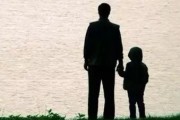 来自@罗套套的奇妙故事：小时候把爹当超人，VCD被划后的委屈倾诉