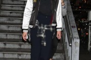 Karlie Kloss 和 Gigi Hadid 丸子头造型大比拼，谁更可爱？