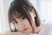 2023夏季短发扎发推荐：半丸子头与双马尾时尚造型指南