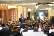 孔祥东携手上海爱乐乐团举办星光圣诞交响音乐会，演绎经典与即兴创作