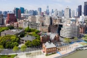 探索上海外滩第二立面：金融历史与现代发展的交汇点