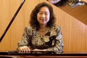 与古典音乐相伴一生的尹松：误撞二次元成钢琴奶奶，共赏经典ACG配乐