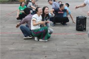 原本是一张空白图 经过蜘蛛一点一点的画 有个游戏 这个叫什麼游戏 显示出完整的图片 (原本是一张空白的纸)