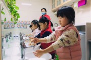 幼儿园一日生存可以划分为哪些优惠 (幼儿园一日生活包括哪些环节)
