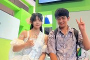 二次元天使冒雨救人！上海漫展外cos服女孩紧急施救感动全网