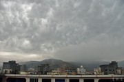 刻画暴雨前的现象的词语 (刻画暴雨前的人物形象)