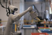 robotstudio与哪个好