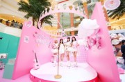 美颜相机超时空少女派对北京东方新天地现场，看脸怎么了？