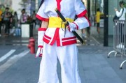 探索王者荣耀娜可露露cosplay服装设计：红白搭配与亮色元素的魅力