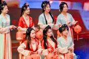 美国大学男女生演绎陆游钗头凤，荣获 2024 全球中华诗词吟诵大会特等奖